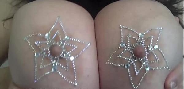 Antonella Kahllo peeling star pasty off her nipples